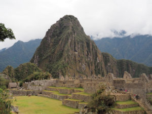 Gruppenreisen für Alleinreisende I Anden Blick auf den Machu Picchu Berg