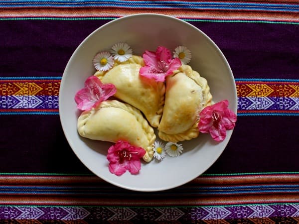 Beitragsbild: Empanadas de Pino Rezept aus Chile - mit Hackfleisch-Füllung | QUERIDO MUNDO
