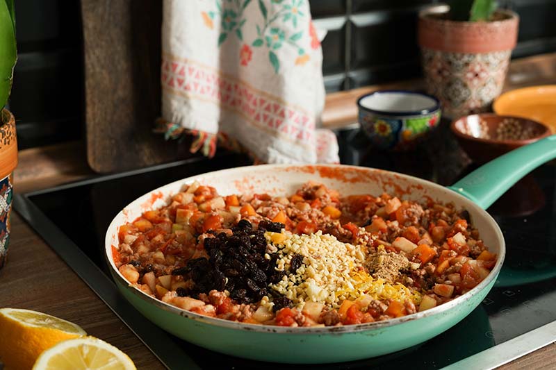 Füllung abschmecken - Chiles en Nogada