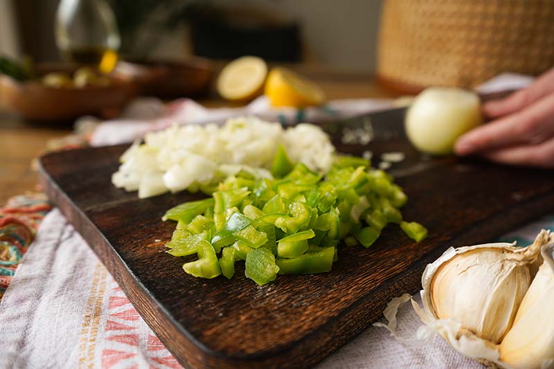 Gemüse schneiden - Picadillo a la Habanera