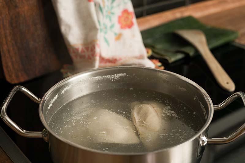 Hähnchen aufsetzen - Tamales